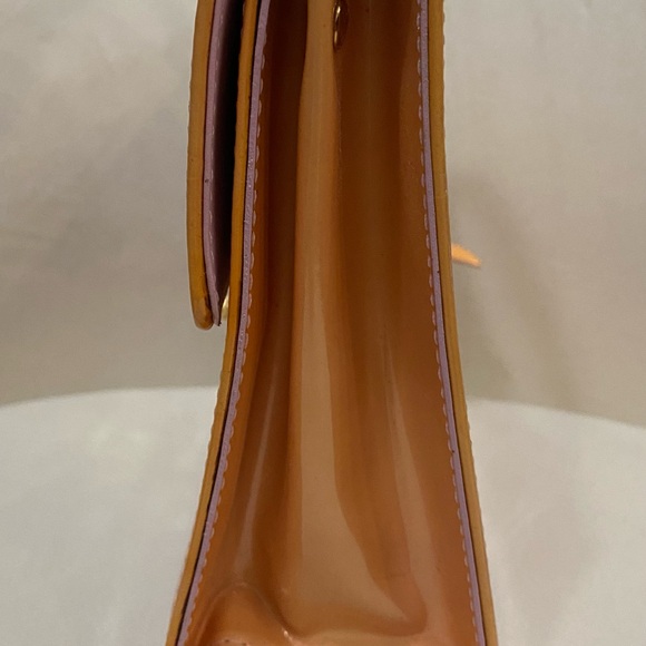 Authentic Louis Vuitton Monogram Vernis Spring Street Shoulder Bag - Picture 8 of 14